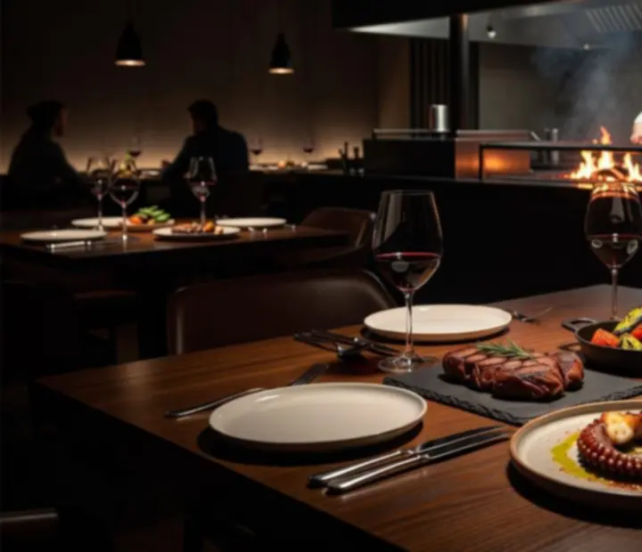 Chefs' Table intimiste avec dressage raffiné dans un bistro industriel